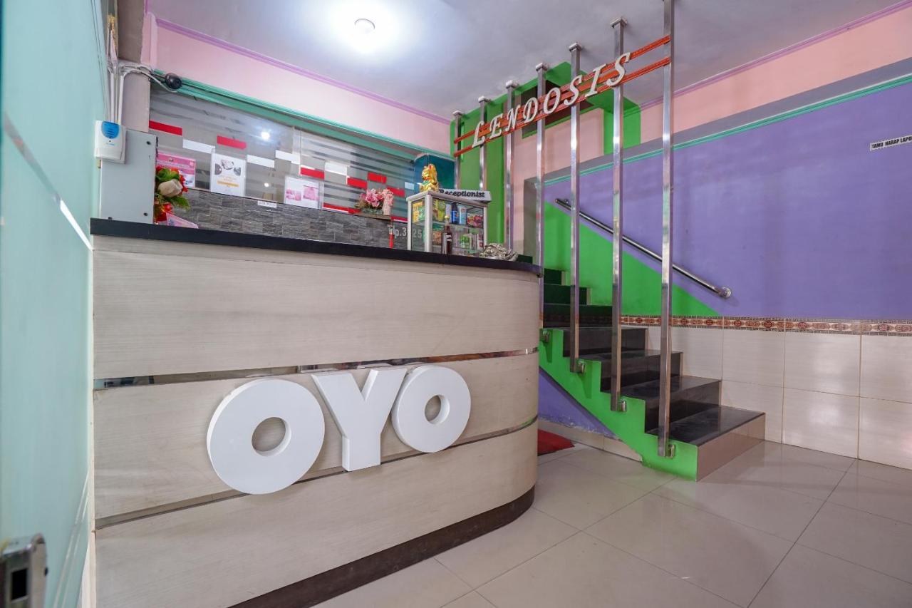 Oyo 1495 Hotel Lendosis 巨港 外观 照片
