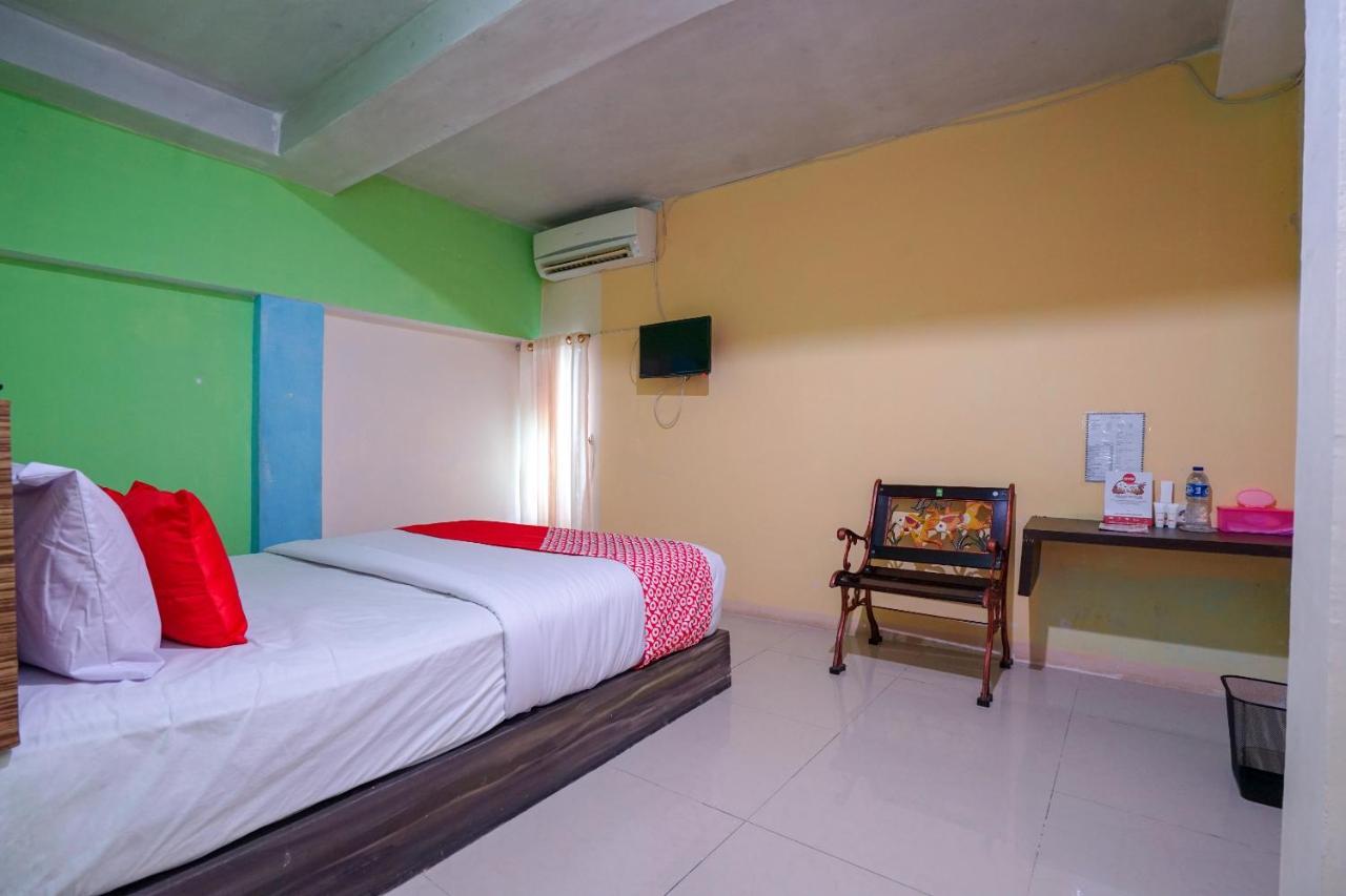 Oyo 1495 Hotel Lendosis 巨港 外观 照片