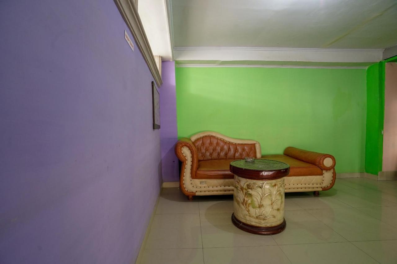 Oyo 1495 Hotel Lendosis 巨港 外观 照片