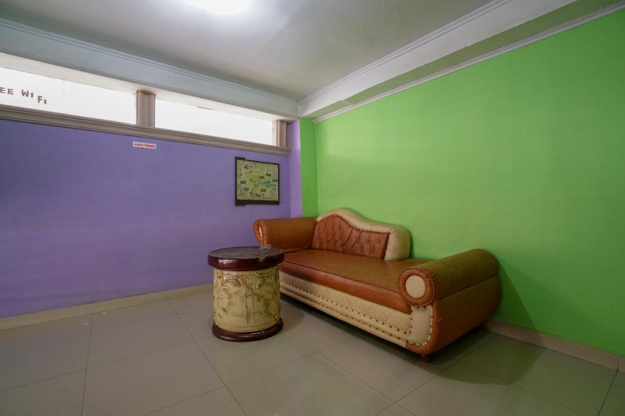 Oyo 1495 Hotel Lendosis 巨港 外观 照片